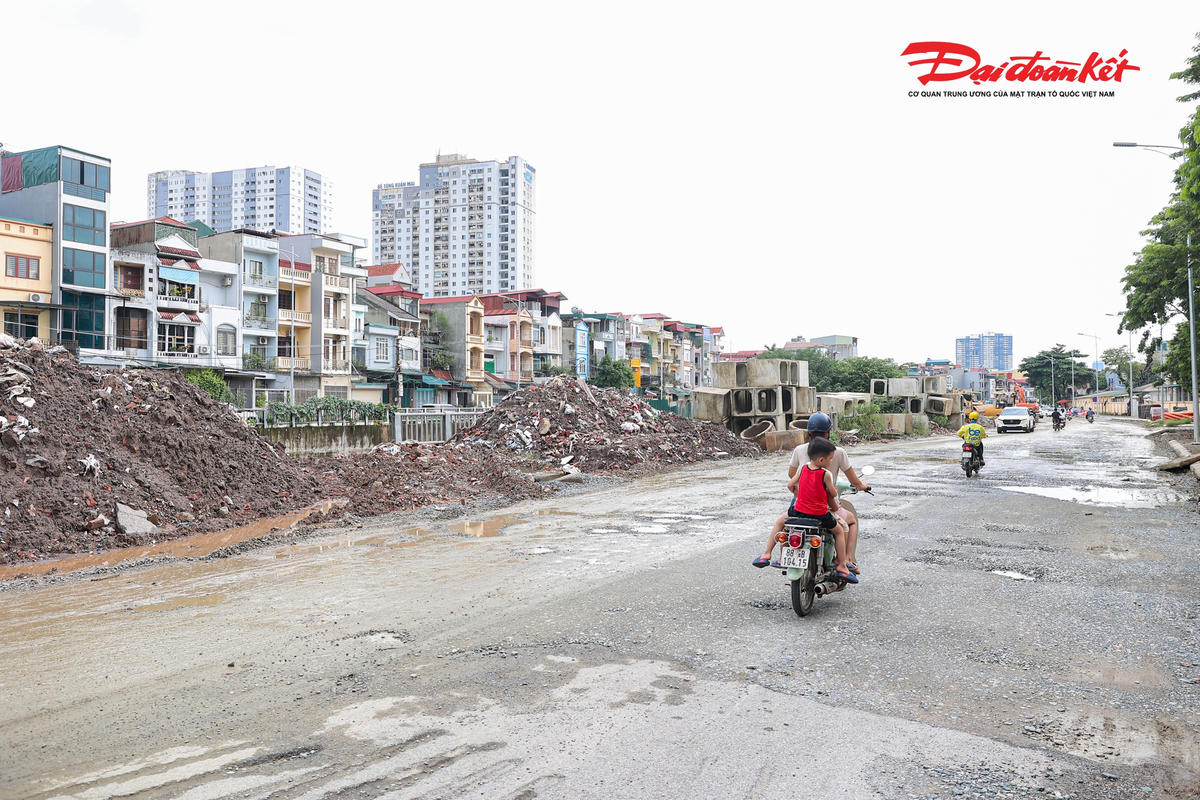 Hiện các nhà thầu đang tập trung tối đa nguồn lực cho những gói thầu cuối cùng, gồm kênh La Khê, các công trình trên kênh và hệ thống đường giao thông hai bên bờ, phấn đấu hoàn thành toàn bộ dự án trước ngày 30/9.