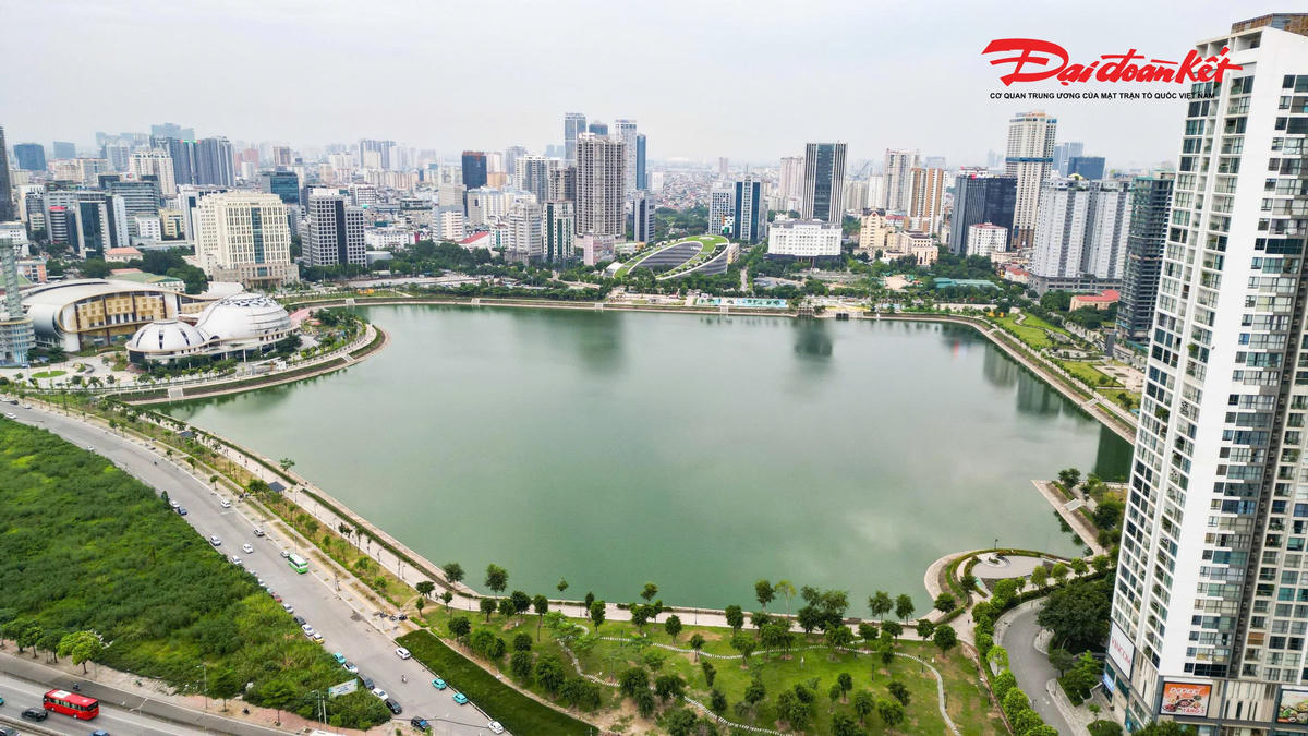 Nằm trên địa bàn phường Cầu Giấy, Công viên và hồ điều hòa CV1 vừa chính thức mang tên mới là Công viên An Hòa. Với diện tích khoảng 28 ha, trong đó hồ điều hòa rộng gần 19 ha, đây được xem là một trong những không gian công cộng quy mô lớn của khu vực phía Tây Thủ đô.