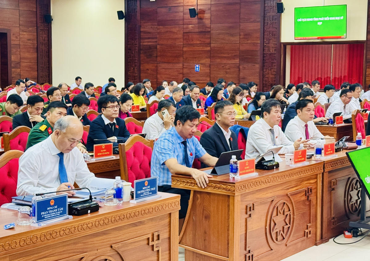 Các đại biểu dự kỳ họp. Ảnh: Thanh Nga.