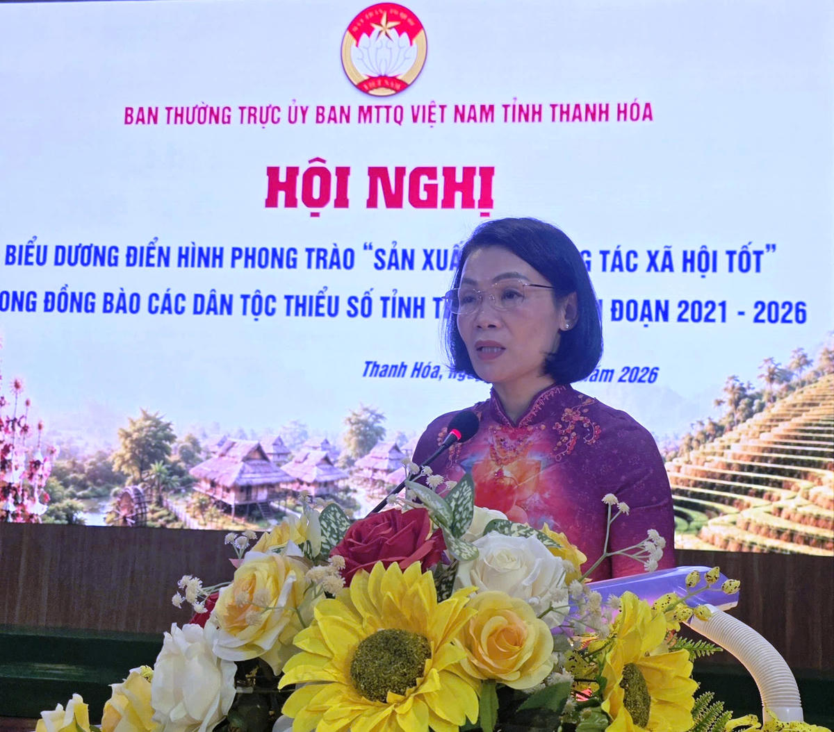 Bà Đỗ Thị Toán, Phó Chủ tịch Thường trực Ủy ban MTTQ tỉnh phát biểu chỉ đạo tại hội nghị. Ảnh: Nguyễn Chung.