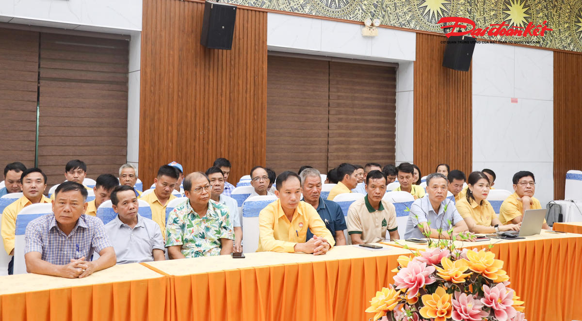 Đây là diễn đàn để Ban Thường trực Ủy ban MTTQ Việt Nam tỉnh Nghệ An, trực tiếp lắng nghe những ý kiến tâm huyết, những phản ánh từ thực tiễn cơ sở của đội ngũ Người có uy tín trong đồng bào dân tộc thiểu số. Ảnh: Điền Bắc