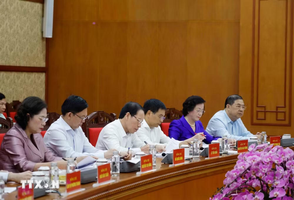 ttxvn-tong-bi-thu-chu-tich-nuoc-to-lam-chu-tri-lam-viec-voi-dang-uy-chinh-phu-4.jpg