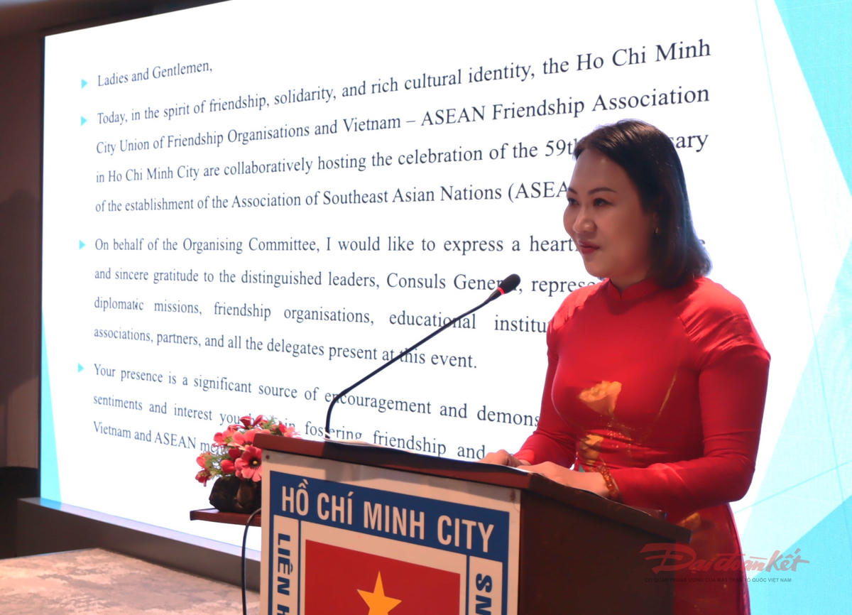 PGS.TS Phan Thị Hồng Xuân, Chủ tịch Hội Hữu nghị Việt Nam – Đông Nam Á TP Hồ Chí Minh phát biểu chào mừng. Ảnh: T.Luân.