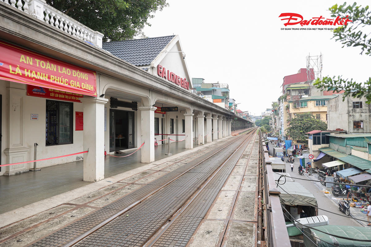 Khu vực từ phố Gầm Cầu đến Nguyễn Thiếp được quy hoạch thành chợ truyền thống, còn đoạn từ Nguyễn Thiếp đến ga Long Biên sẽ hình thành công viên công cộng kết hợp bảo tồn ga Long Biên cũ, tạo thêm không gian xanh và kết nối với tuyến đi bộ dọc hệ thống vòm cầu.