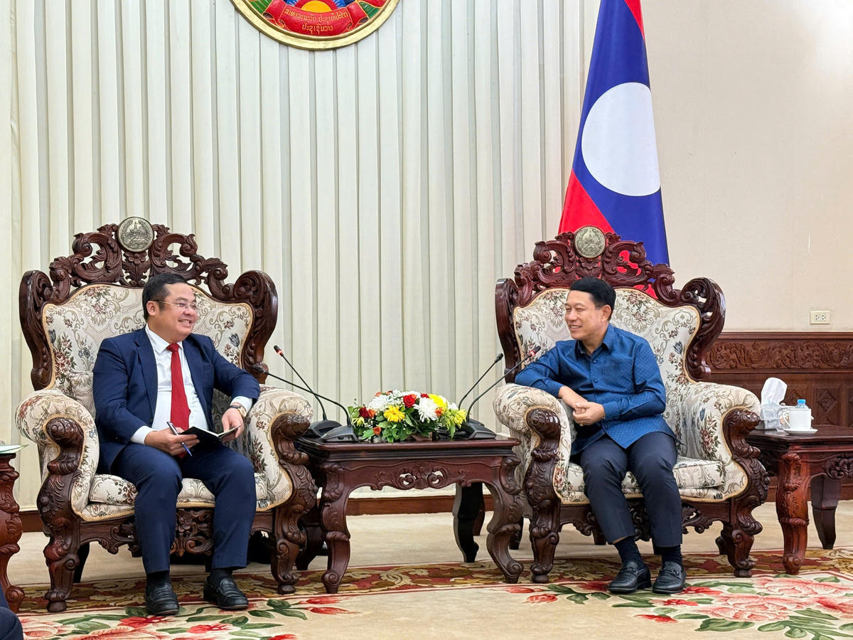 Đoàn Tập đoàn Hóa chất Việt Nam gặp và báo cáo Ủy viên Bộ Chính trị, Phó Thủ tướng Chính phủ Saleumxay Kommasith về tình hình triển khai dự án