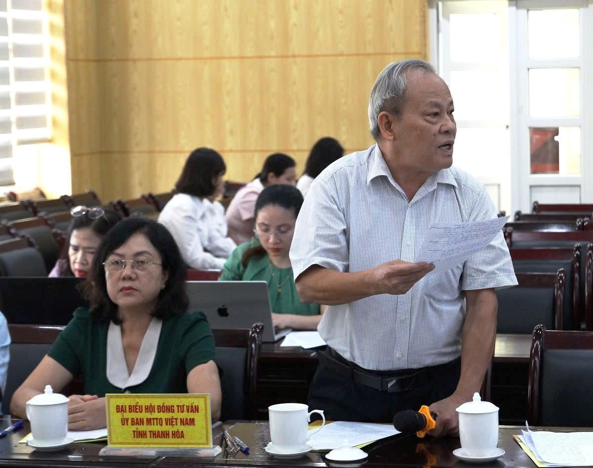 Các đại biểu đóng góp nhiều ý kiến thiết thực. Ảnh: Nguyễn Chung.