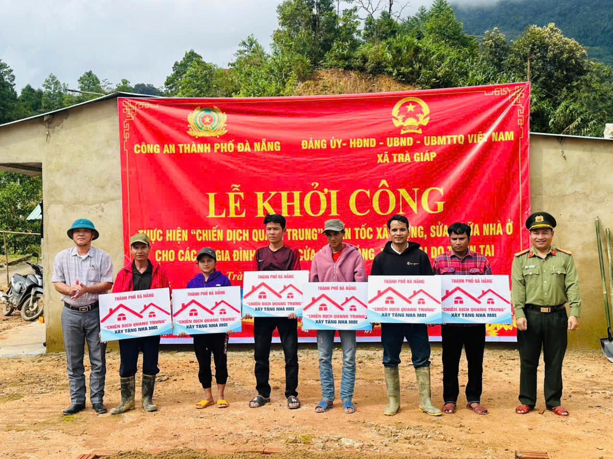 Khởi công "Chiến dịch Quang Trung" xây nhà cho người dân xã Trà Giáp. Ảnh: TT.