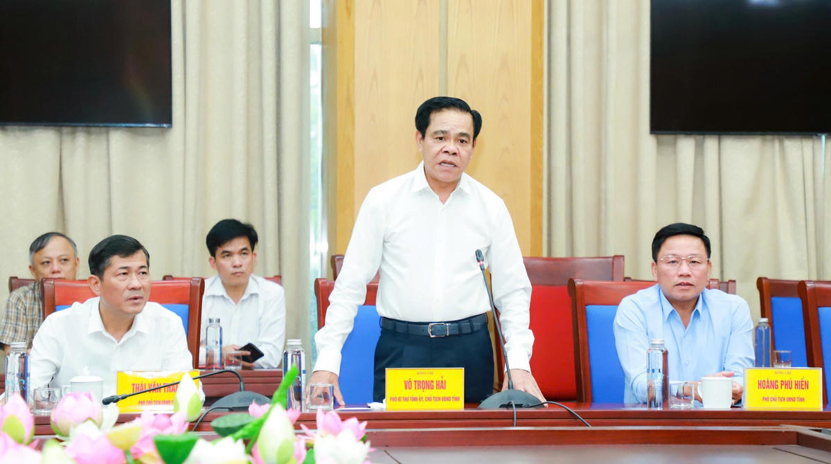 Chủ tịch UBND tỉnh Nghệ An Võ Trọng Hải phát biểu tại buổi lễ. Ảnh: TD