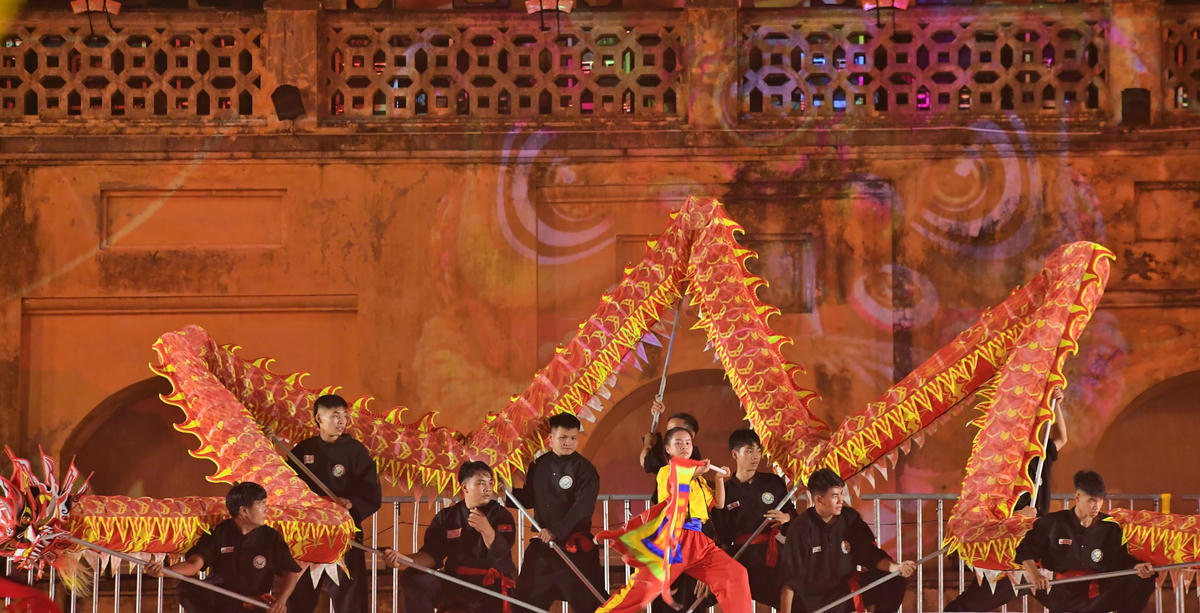 Bằng ngôn ngữ của võ thuật và nghệ thuật đặc sắc, chương trình đã tái hiện lịch sử bốn nghìn năm dựng nước và giữ nước của dân tộc.