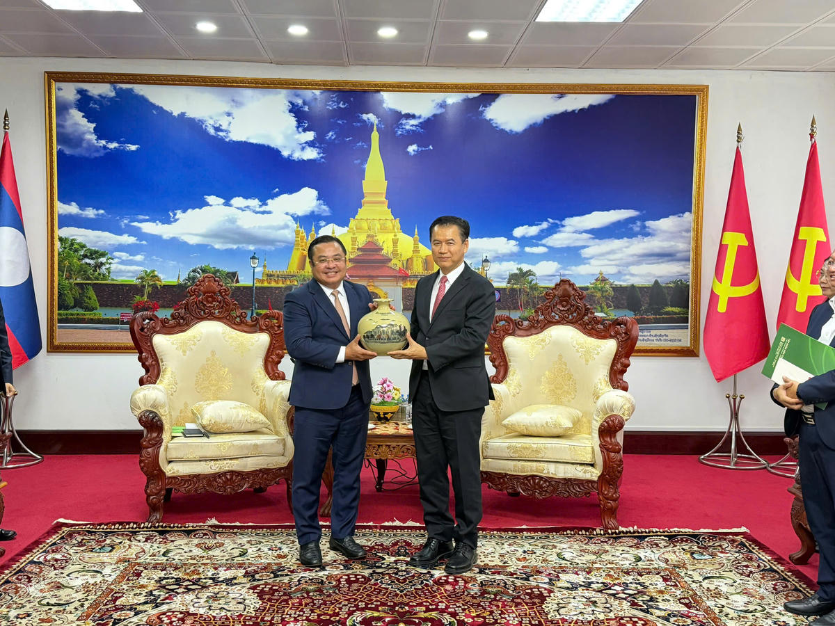 Đoàn Tập đoàn Hóa chất Việt Nam làm việc với Bộ Công Thương Lào.