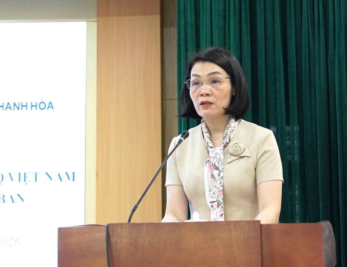 Bà Đỗ Thị Toán, Phó Chủ tịch Thường trực Ủy ban MTTQ Việt Nam tỉnh Thanh Hóa phát biểu khai mạc hội nghị. Ảnh: Nguyễn Chung.