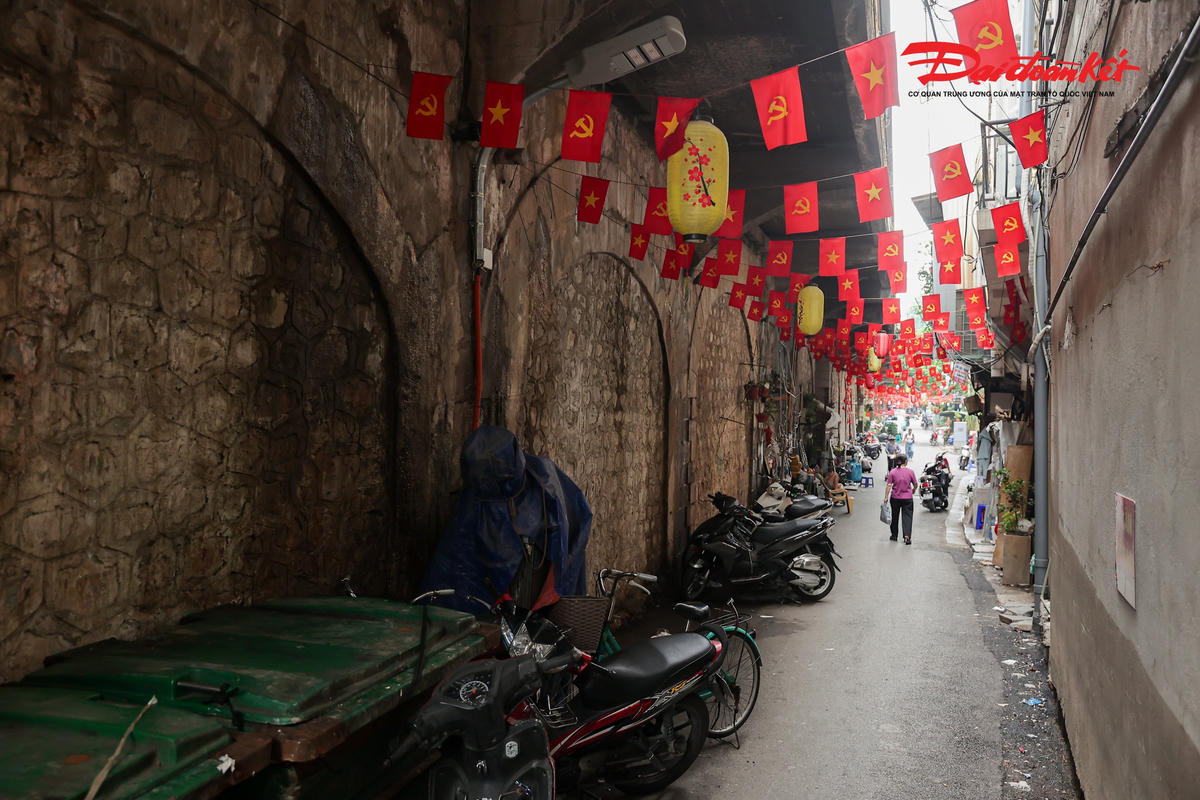 Theo phương án đề xuất, 131 vòm cầu từ ga Long Biên đến nút giao Trần Phú - Ngõ Trạm được chia thành 6 đoạn (A, A1, B, C, D, E), mỗi đoạn mang một chức năng riêng như không gian văn hóa - nghệ thuật cộng đồng, khu ẩm thực, chợ truyền thống và công viên công cộng.