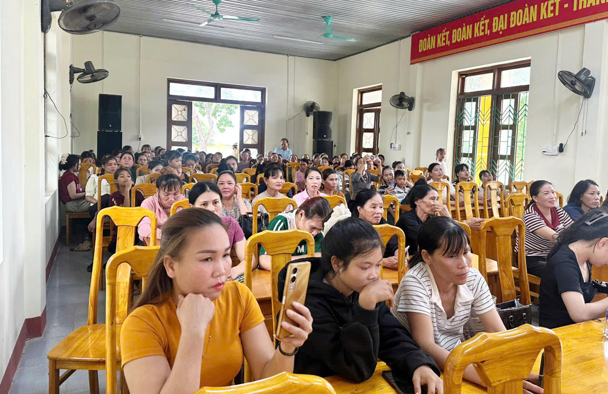  Đông đảo chị em tham dự chiến dịch truyền thông