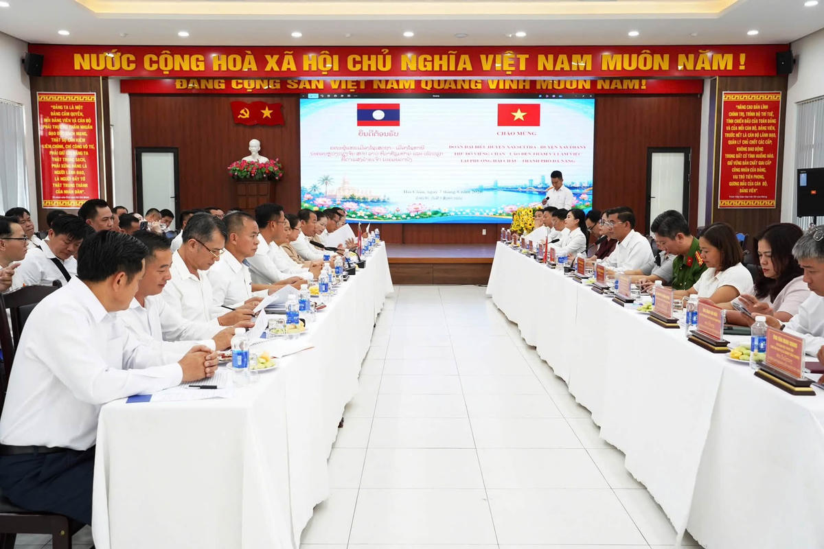 Đoàn đại biểu Lào học tập kinh nghiệm về thủ tục hành chính một cửa tại TP Đà Nẵng