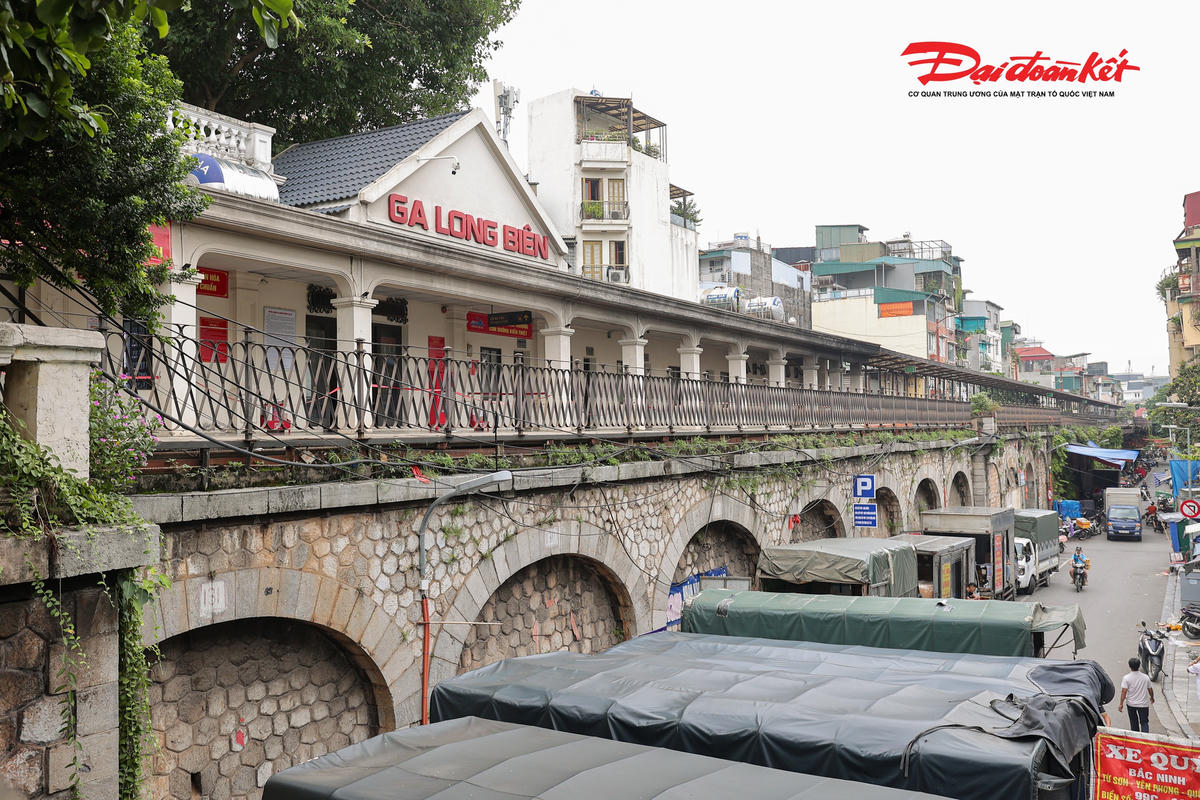 UBND phường Hoàn Kiếm đang triển khai các bước chuẩn bị lập Đồ án thiết kế đô thị riêng tỷ lệ 1/500 đối với khu vực vòm cầu phố Phùng Hưng. Đồ án có quy mô khoảng 10 ha, trong đó diện tích đất quy hoạch khoảng 8,77 ha, bao gồm toàn bộ tuyến vòm cầu dài khoảng 1,716 km kéo dài từ phố Phùng Hưng đến phố Gầm Cầu.
