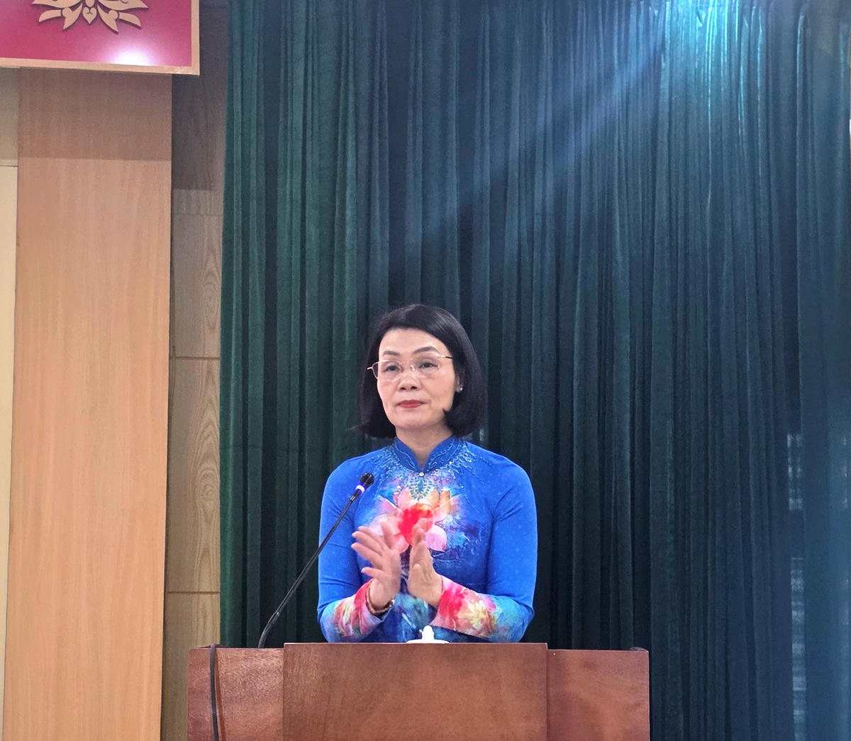 Bà Đỗ Thị Toán, Phó Chủ tịch Thường trực Ủy ban MTTQ tỉnh Thanh Hóa phát biểu tại hội nghị. Ảnh: Nguyễn Chung.