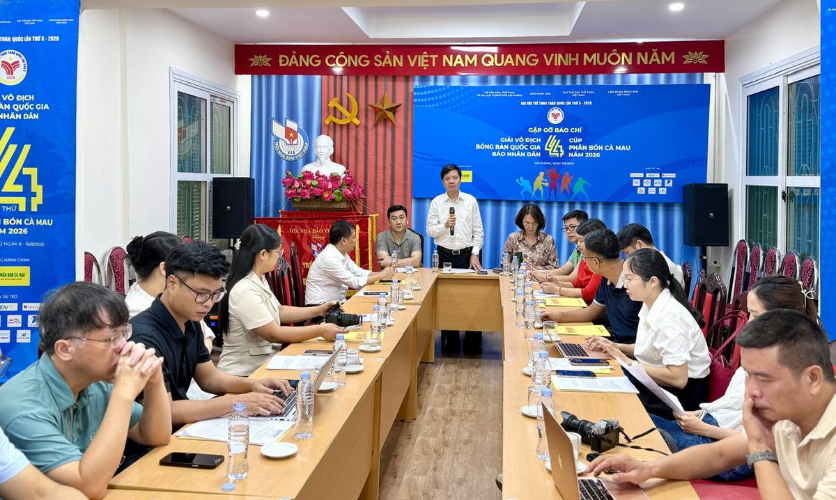 Ông Tạ Quang Dũng, Trưởng ban Văn hóa - Xã hội, Trưởng Ban tổ chức Giải vô địch bóng bàn quốc gia Báo Nhân Dân lần thứ 44 thông tin về giải đấu. Ảnh: PT. 