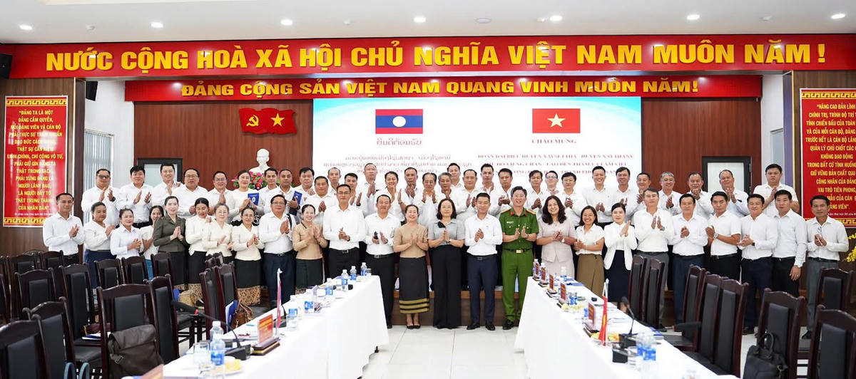 Đoàn đại biểu Lào học tập kinh nghiệm về thủ tục hành chính một cửa tại TP Đà Nẵng