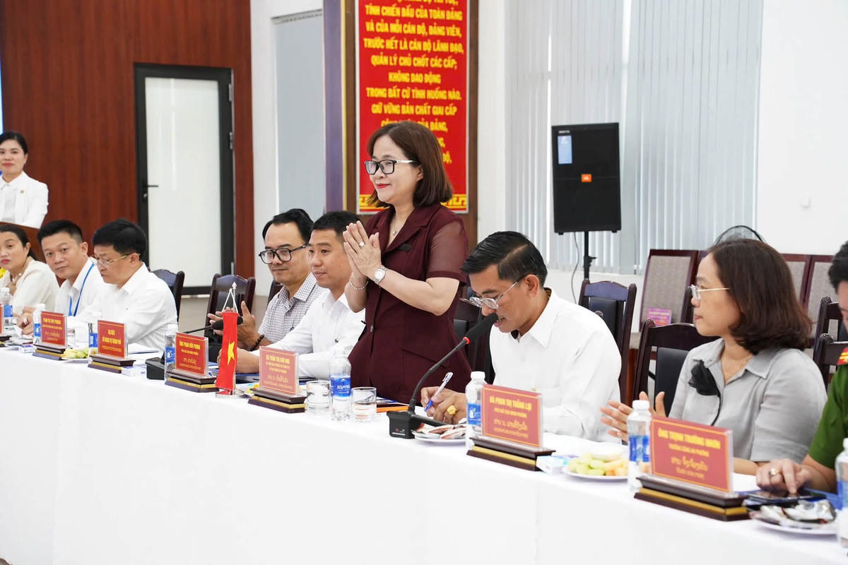 Đoàn đại biểu Lào học tập kinh nghiệm về thủ tục hành chính một cửa tại TP Đà Nẵng