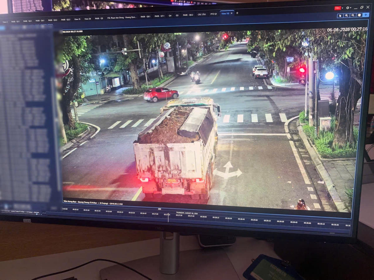 Hình ảnh từ hệ thống camera ghi nhận rõ phương tiện và diễn biến vi phạm. 