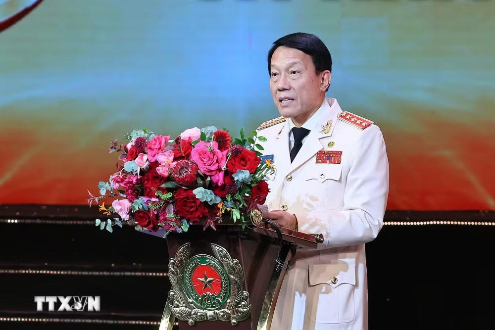ttxvn-0808-chu-tich-quoc-hoi-canh-sat-kinh-te-6.jpg