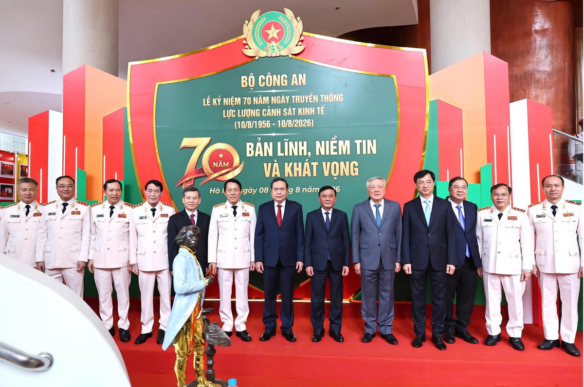Chủ tịch Quốc hội Trần Thanh Mẫn cùng các đại biểu đến dự Lễ kỷ niệm. Ảnh BCA.