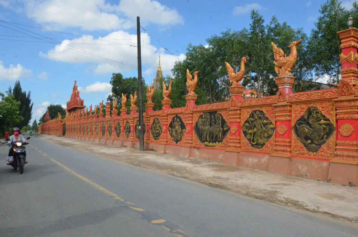 Diện mạo vùng đồng bào dân tộc Khmer xã Hưng Hội, tỉnh Cà Mau ngày càng khởi sắc. Ảnh: Nguyên Du