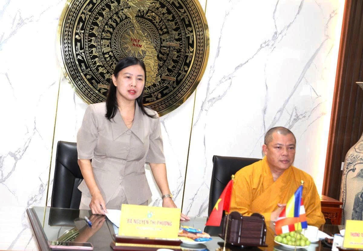 Bà Nguyễn Thị Phương, Phó Chủ tịch Ủy ban MTTQ tỉnh Thanh Hóa phát biểu tại hội nghị. Ảnh: Nguyễn Chung.