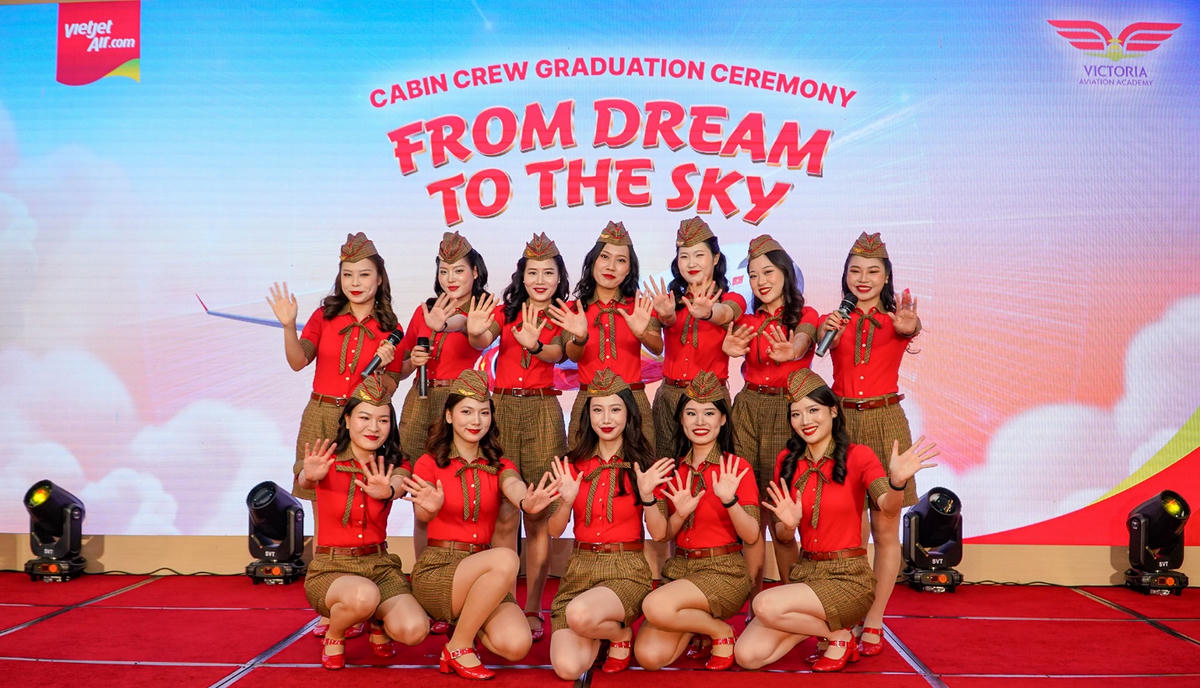 Các tân tiếp viên hàng không Vietjet sẵn sàng toả sáng trên bầu trời.