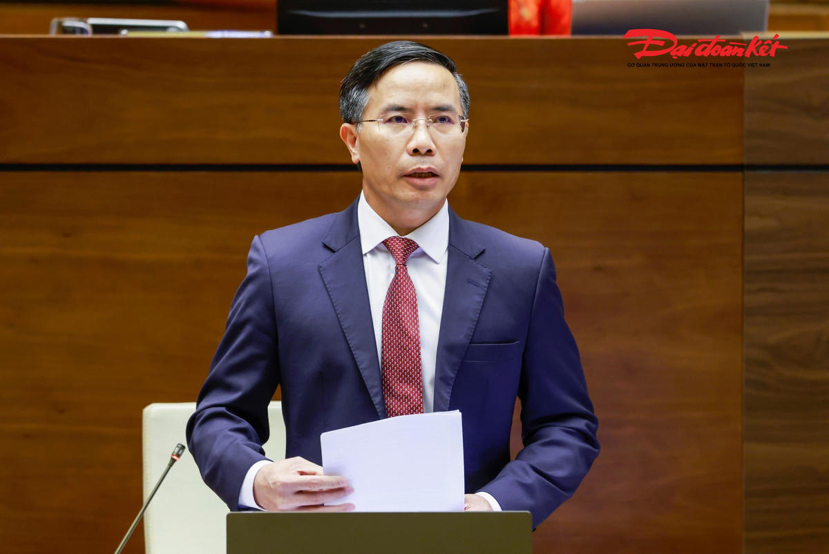 Thống đốc Ngân hàng Nhà nước Việt Nam Phạm Đức Ấn phát biểu giải trình, làm rõ một số vấn đề đại biểu Quốc hội nêu (Ảnh: Quang Vinh)