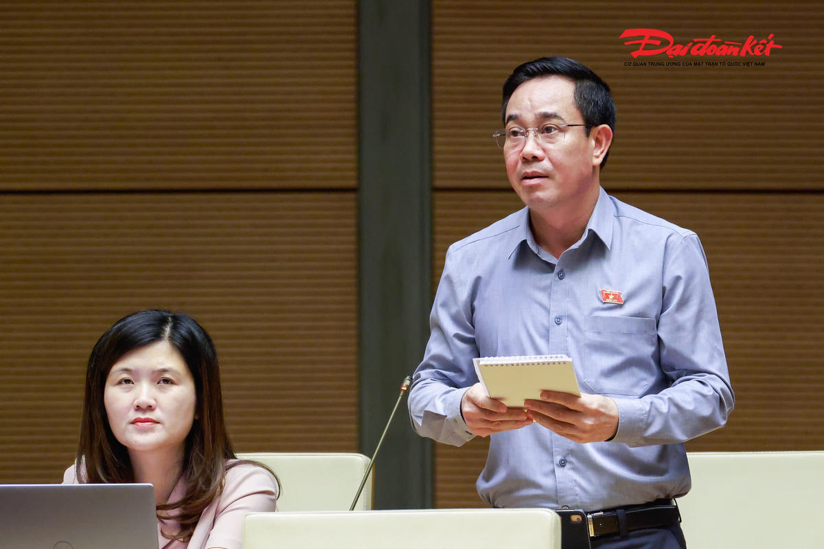 Đại biểu Nguyễn Văn Huy phát biểu (Ảnh: Quang Vinh)