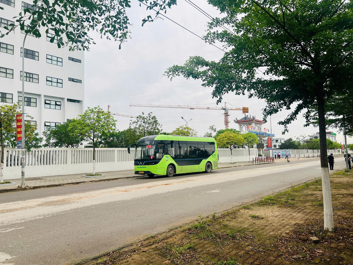 Tuyến xe buýt 60B có điểm dừng tại FBU.