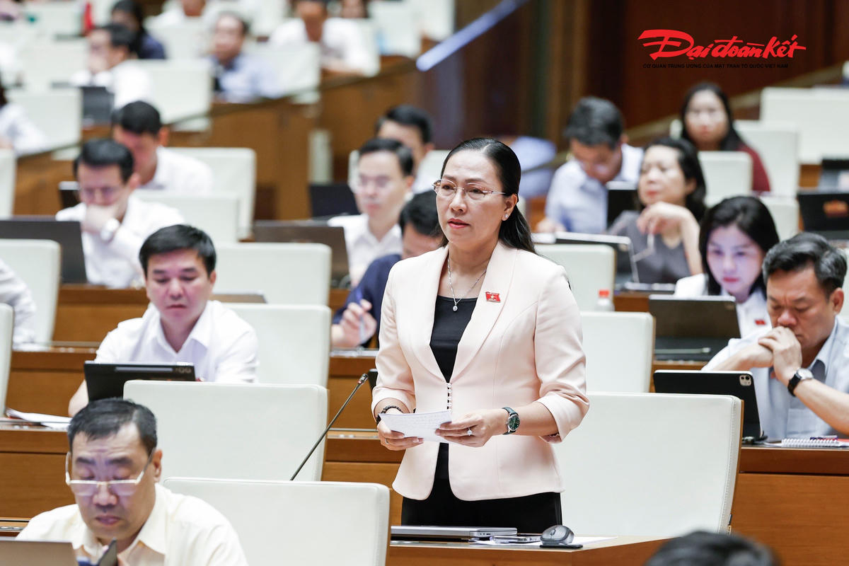 Đại biểu Nguyễn Thị Yến Nhi phát biểu (Ảnh: Quang Vinh)