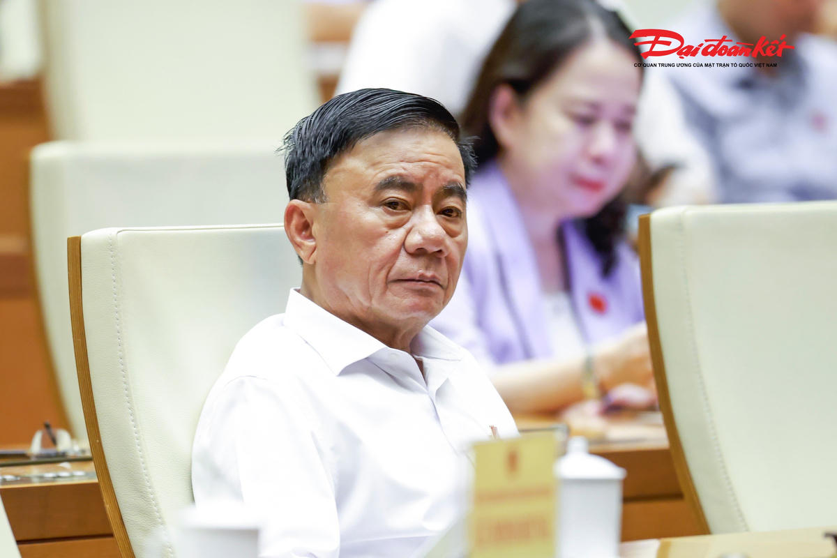 Thường trực Ban Bí thư Trần Cẩm Tú tham dự phiên thảo luận (Ảnh: Quang Vinh)