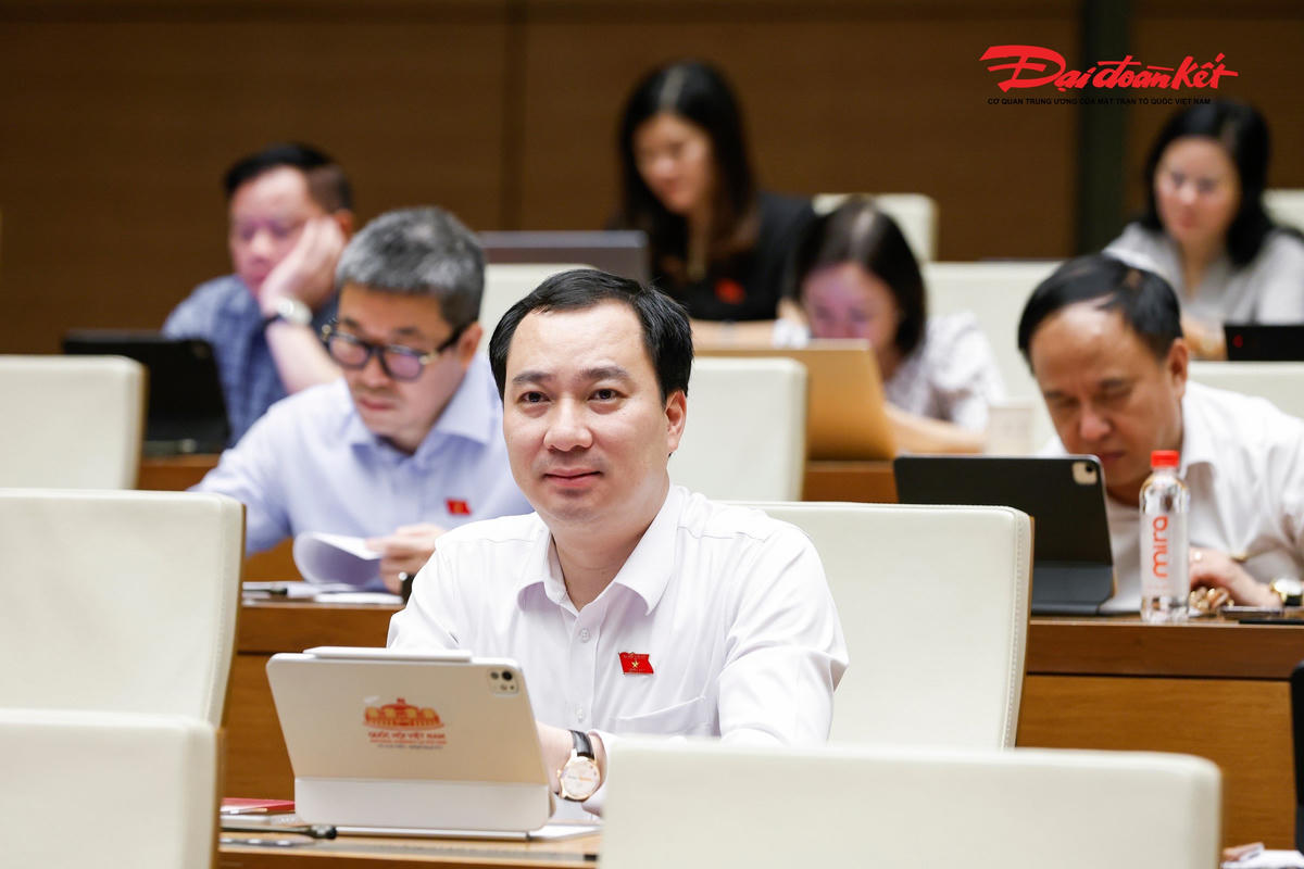 Các đại biểu Quốc hội tham dự phiên thảo luận (Ảnh: Quang Vinh)