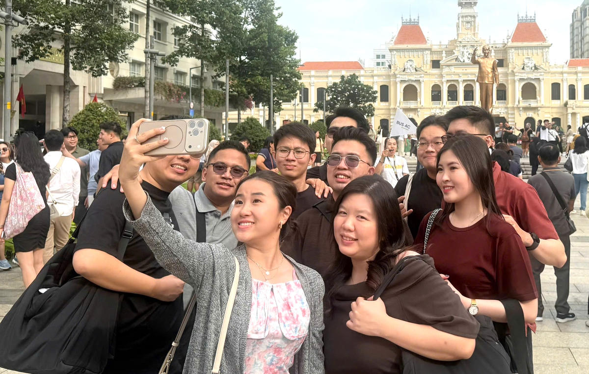 Khách quốc tế đến TPHCM. Ảnh: S.X.