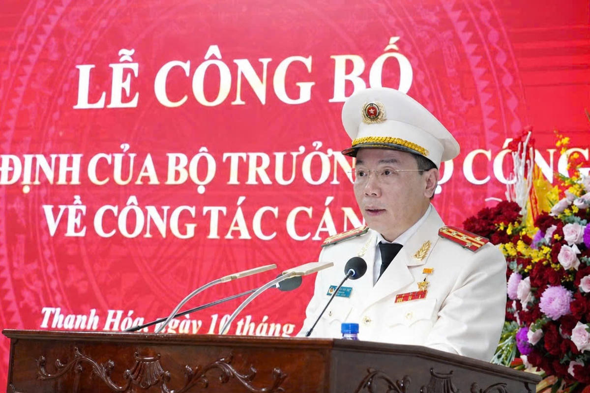 Đại tá Hoàng Quốc Việt - Giám đốc Công an tỉnh Thanh Hóa phát biểu nhận nhiệm vụ. Ảnh: CATH