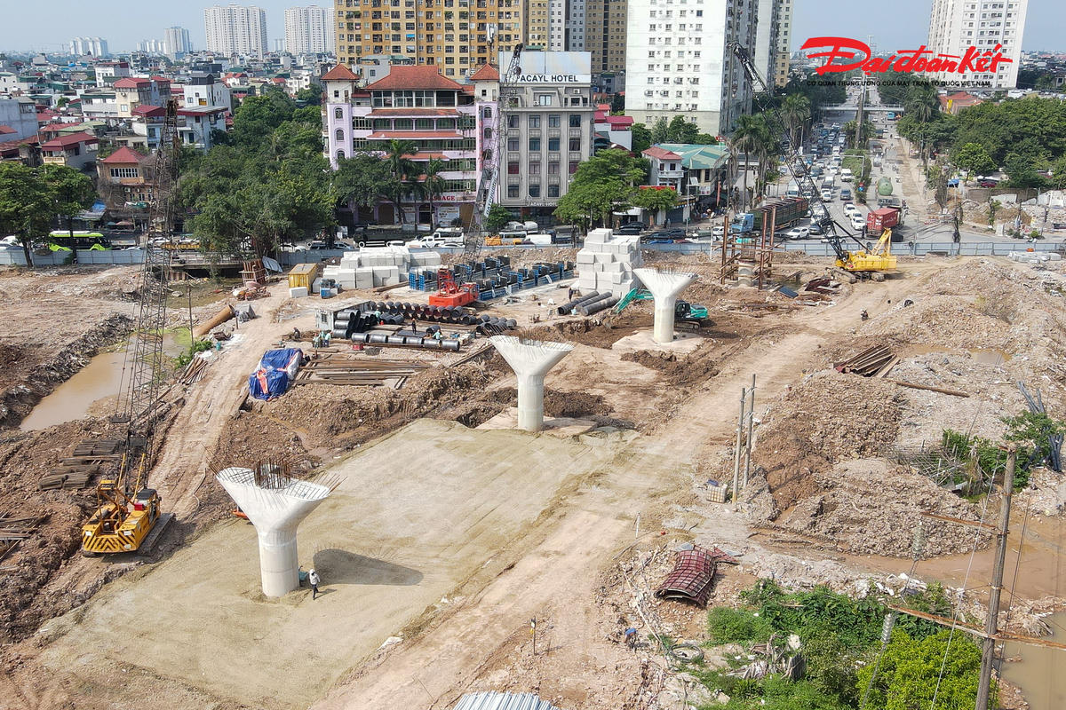 Theo phương án, nút giao Phạm Tu - đường 70 sẽ gồm cầu vượt trực thông cùng hệ thống đảo vòng xuyến, cây xanh, vỉa hè và các hạng mục tổ chức giao thông phía dưới.