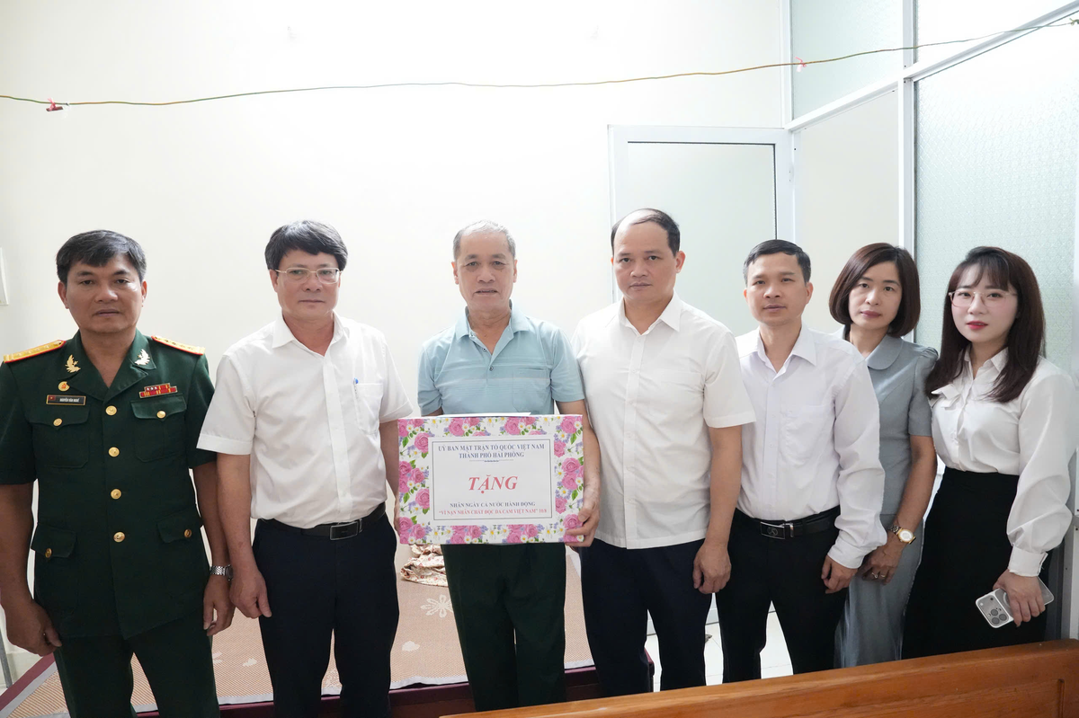Hải Phòng: Thăm, tặng quà nạn nhân chất độc da cam
