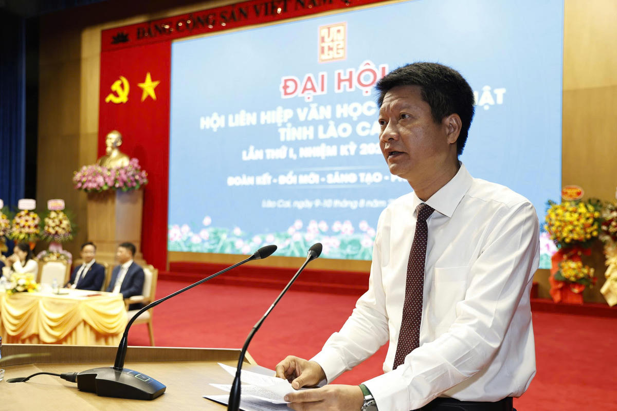 Phó Bí thư Tỉnh ủy, Chủ tịch Ủy ban MTTQ Việt Nam tỉnh Lào Cai Nguyễn Thế Phước phát biểu tại Đại hội. Ảnh: Dương Toản.