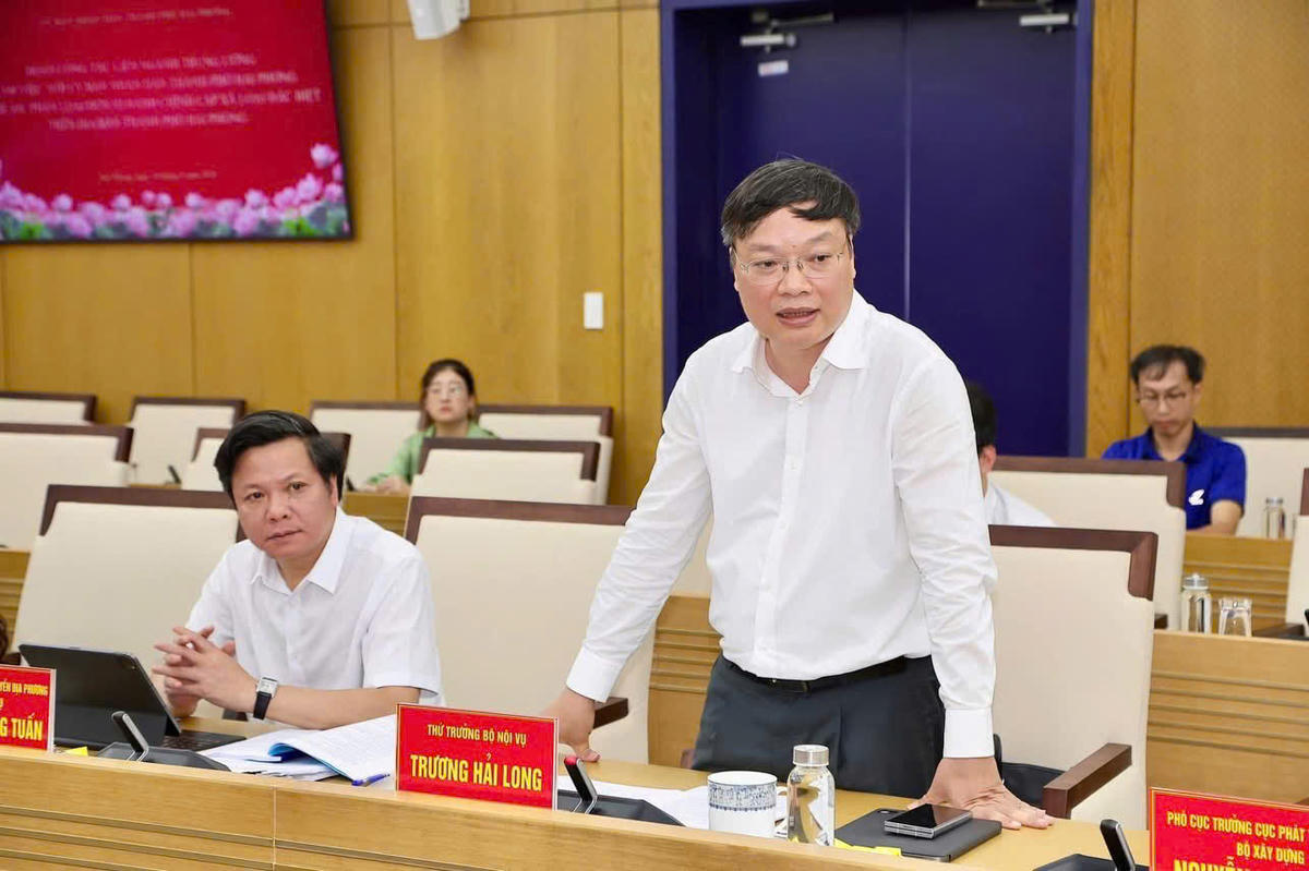 Thứ trưởng Bộ Nội vụ Trương Hải Long phát biểu chỉ đạo tại cuộc làm việc. Ảnh: VC. 