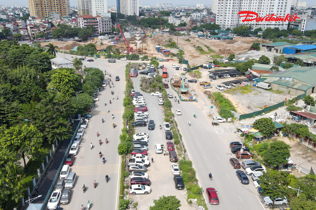 Hiện phần cầu đã xây dựng trước đó còn được sử dụng để trông giữ ô tô, trong khi công trình chưa thể phát huy công năng giao thông.