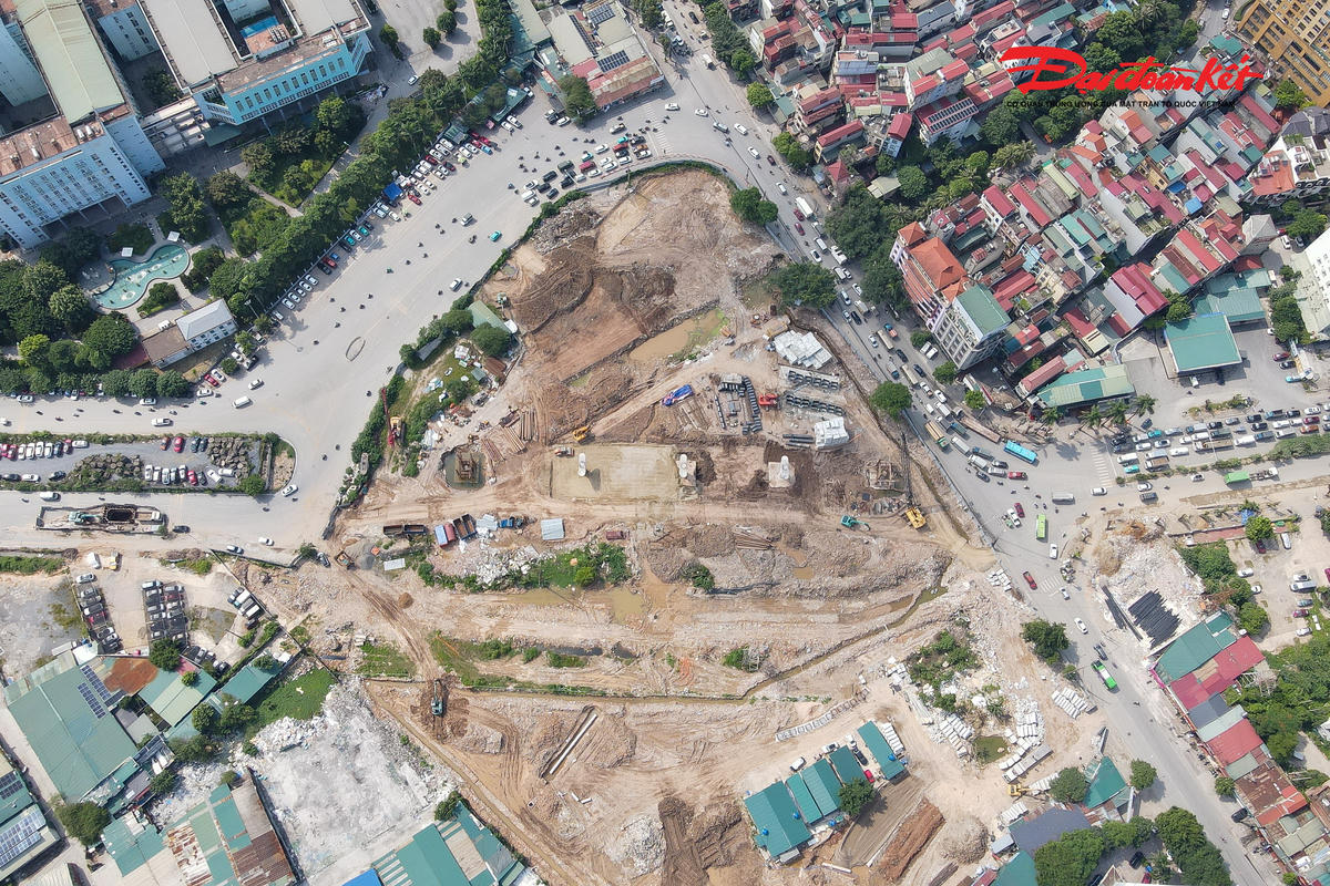 Dự án nút giao Phạm Tu - đường 70 nằm tại khu vực có mật độ phương tiện lớn, kết nối nhiều tuyến đường như Phúc La, Xa La, Nguyễn Xiển và đường 70. Khu vực này thường xuyên xảy ra tình trạng ùn tắc, đặc biệt vào giờ cao điểm.