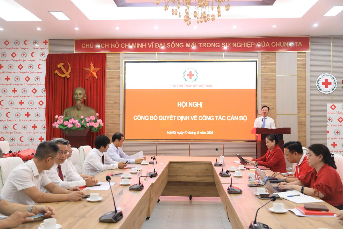 Ông Nguyễn Sỹ Trường, Phó Chủ tịch Hội Chữ thập đỏ Việt Nam phát biểu nhận nhiệm vụ. Ảnh: PV