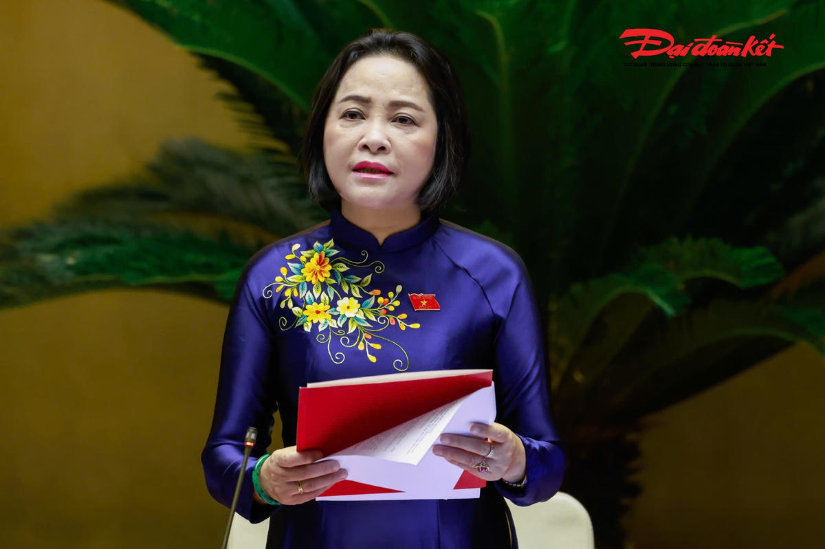 Phó Chủ tịch Quốc hội Nguyễn Thị Thanh điều hành phiên thảo luận về dự án Luật Hòa giải ở cơ sở (sửa đổi). (Ảnh: Quang Vinh)
