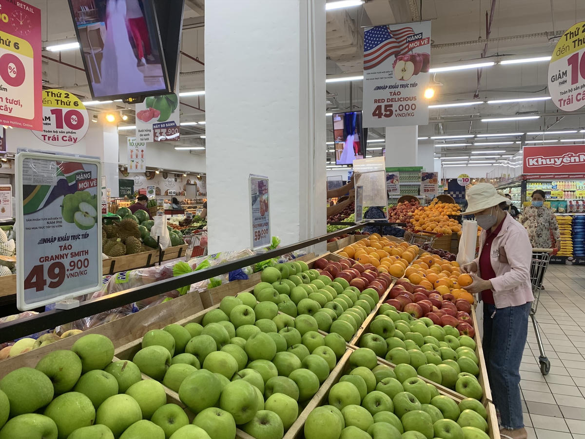 Sôi động thị trường trái cây