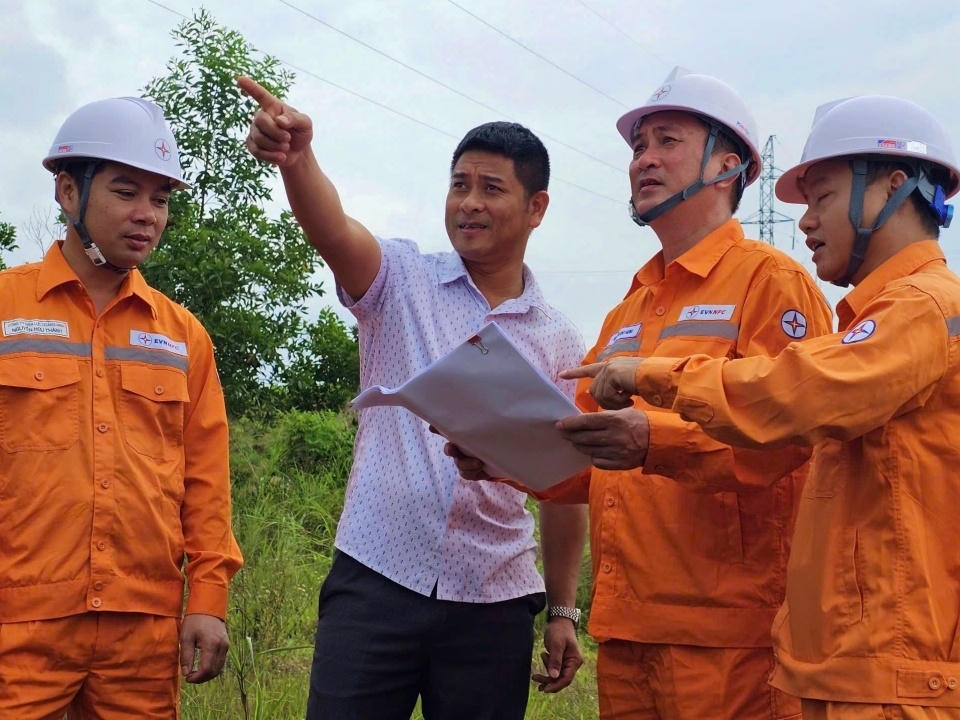 EVNNPC tăng cường “lá chắn” an toàn trong mùa mưa bão