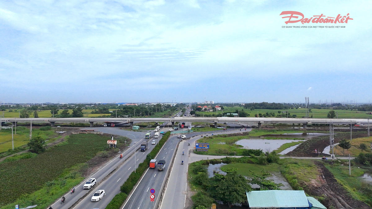 Đây là một trong những nút giao chính của đường Vành đai 3 TPHCM, giúp kết nối quốc lộ 22 đi Tây Ninh, cửa khẩu Mộc Bài... Ảnh: Đ.Xá.