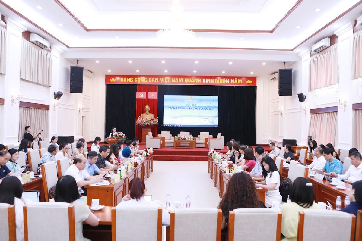  Hội thảo "Đồng hành – Kiến tạo tương lai – Vì một Việt Nam khỏe mạnh" 