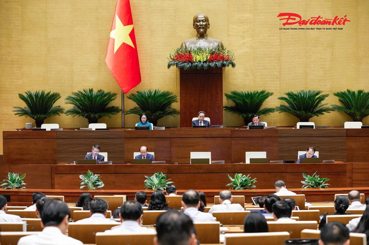 Chủ tịch Quốc hội Trần Thanh Mẫn chủ trì phiên thảo luận. Ảnh: Quang Vinh